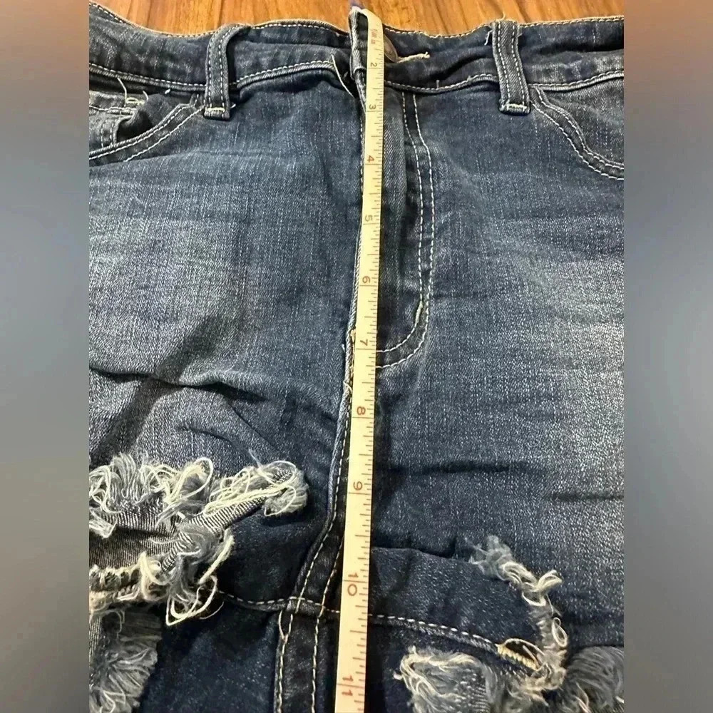 KANCAN Women’s Mid Rise Dark Denim Raw Hem Distressed Stretchy Shorts Size 29 - Picture 9 of 12